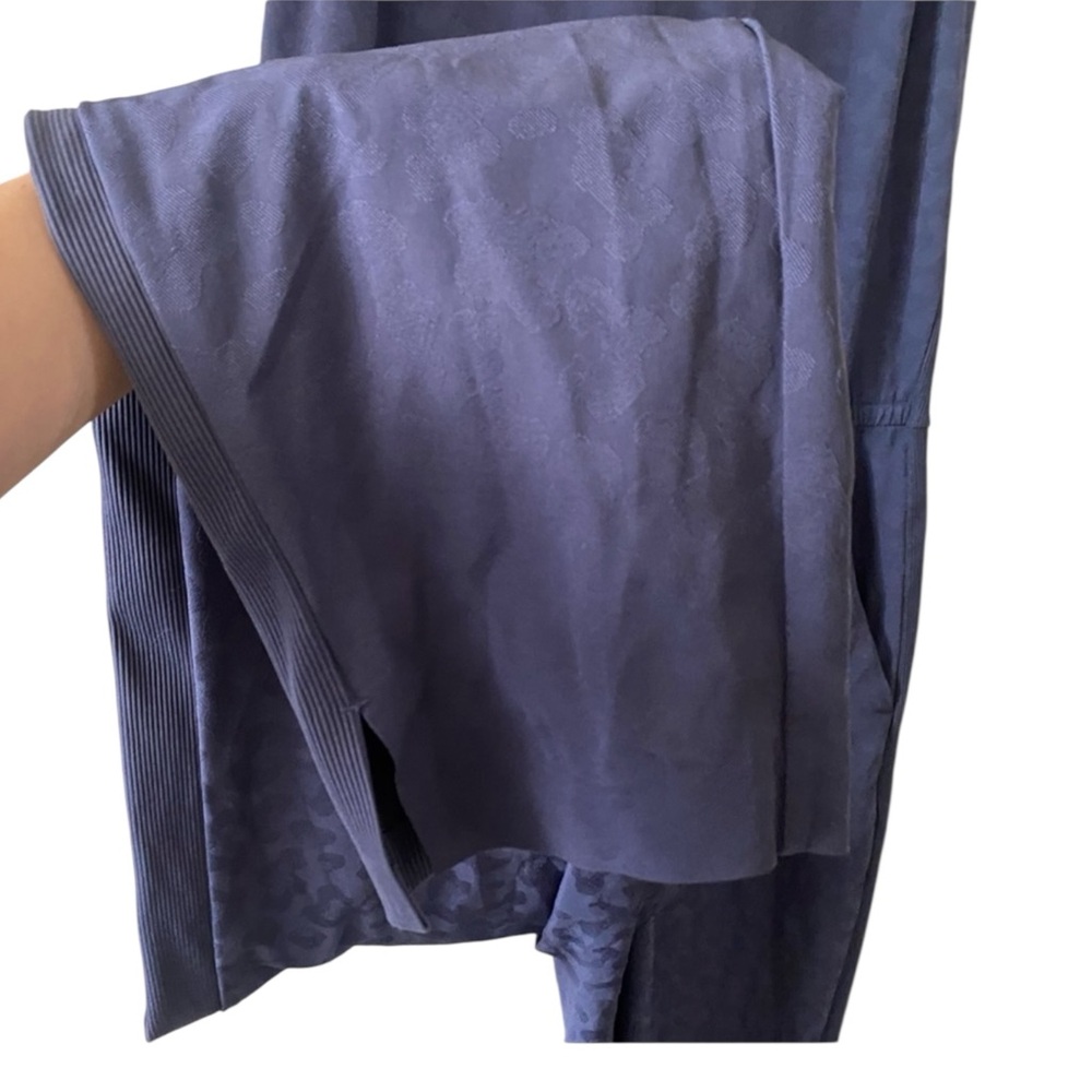 ATHLETA Brooklyn Animal Print Jacquard V neck Jumpsuit Slate Blue Size 12 -- WOW - Picture 7 of 11